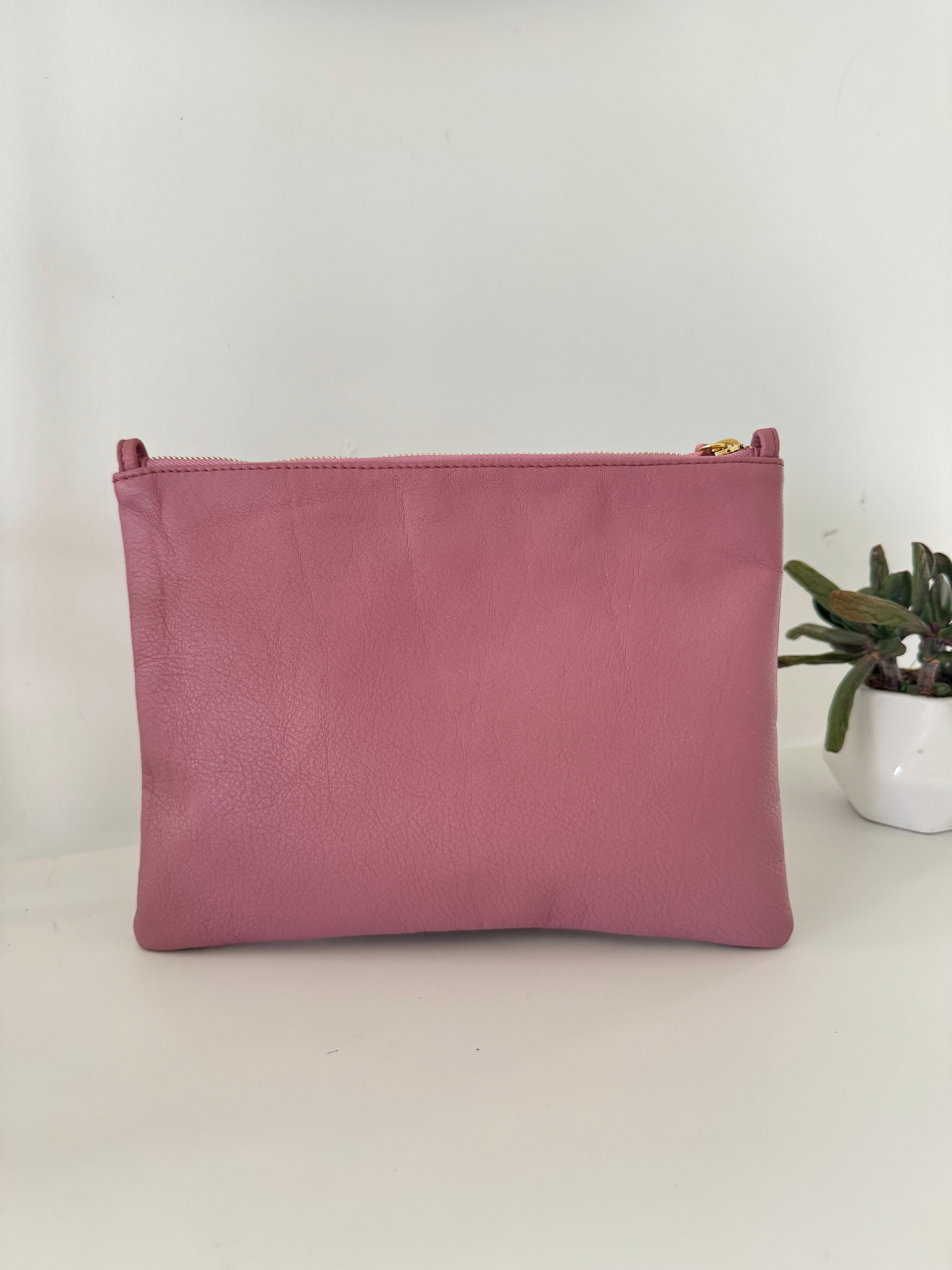 (Second 2) Vale Pouch (Loops) | Guava