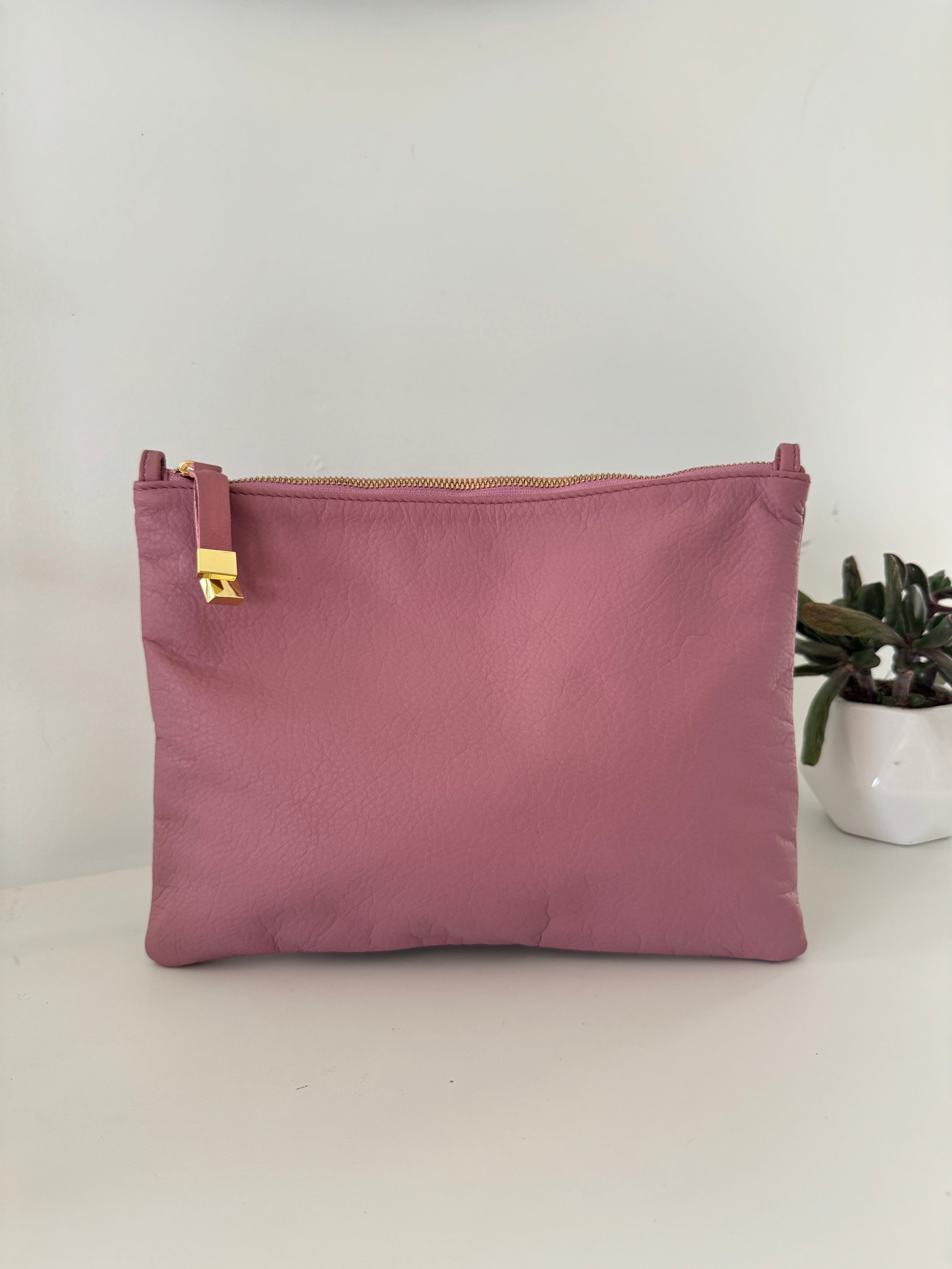(Second 2) Vale Pouch (Loops) | Guava
